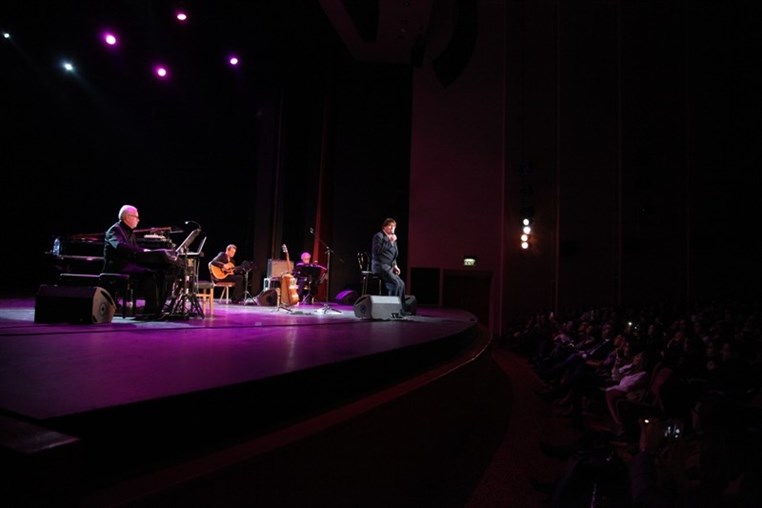 Bernard Sauvat Au Casino Du Liban